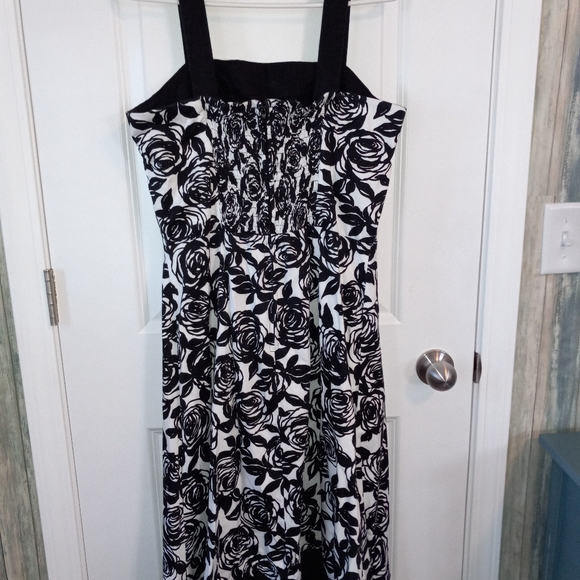 Dress by Madison Leigh. Size L. - Picture 3 of 8